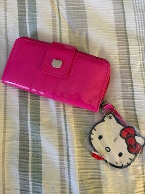 Hello Kitty Hot Pink Patent Wristlet Wallet with Character Charm